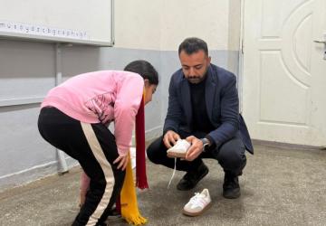 Adıyaman’da eğitimci Muhammet Özalp’ten öğrencilere anlamlı destek - Videolu Haber