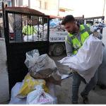 Dikili Belediyesi ihtiyaç sahibi vatandaşların yanlarında olmaya devam ediyor