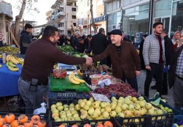 Vali Osman Varol, Turgut Reis Semt Pazarı esnafıyla buluştu