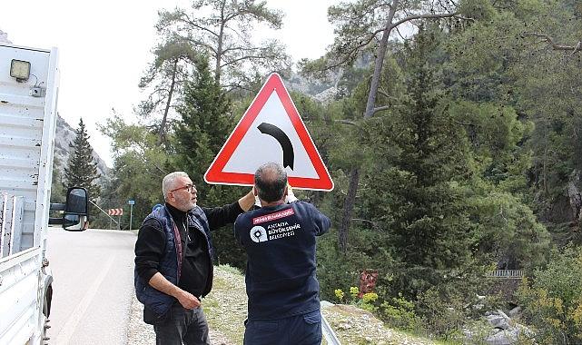Büyükşehir'den Kemer yayla yollarında kapsamlı çalışma