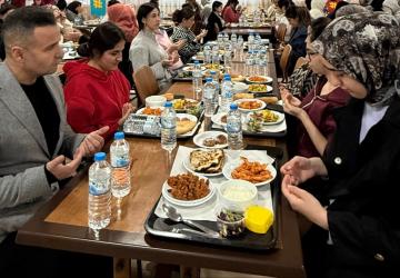 Kız Öğrenci Yurdu’nda Öğrenciler İftarda buluştu