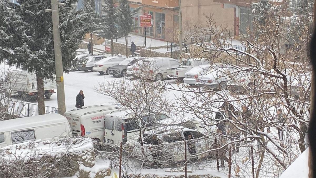 Besni’de kar yağışı etkisini artırdı