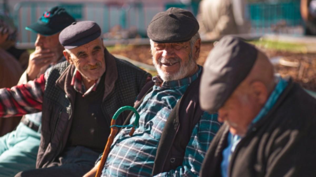 Türkiye’de yaşlı nüfus 2025’te 9,5 milyonu aştı: Her 4 haneden biri, yaşlıya ev sahipliği yapıyor