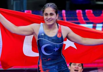 Avrupa Güreş Şampiyonası’nda kadın milli sporculardan 2 altın, 2 bronz madalya