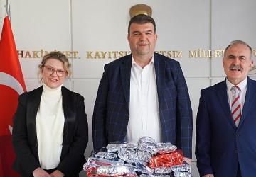 Başkan Yetişkin: Oyuncakları çocuklara kendi ellerimle dağıtacağım"