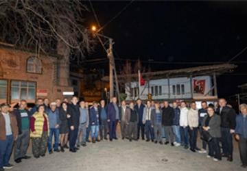 Başkan Tugay iftardan sahura halkın arasında