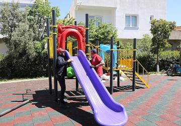 Menderes'te Parklar Yenileniyor