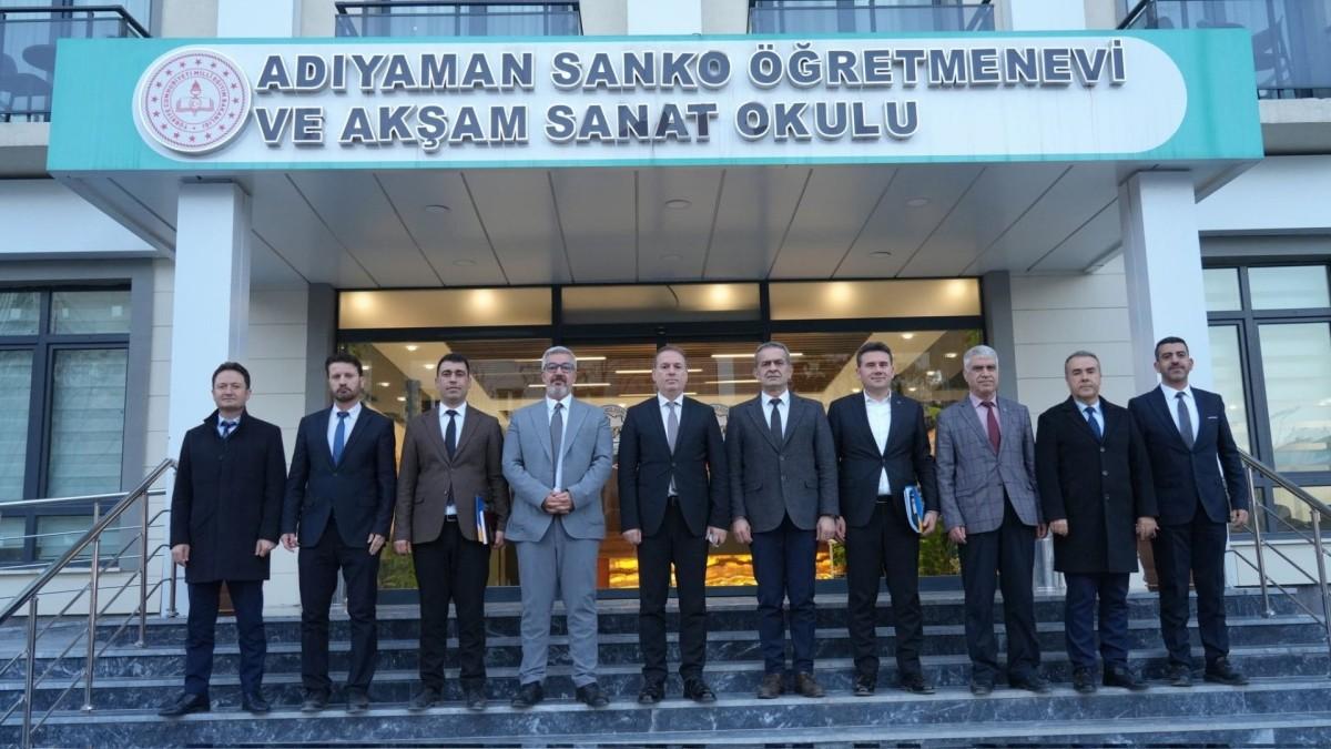 Tosun, ilçe millî eğitim müdürleriyle iftarda bir araya geldi