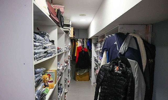 Buca'da giysi kumbaraları ile dayanışma büyüyor