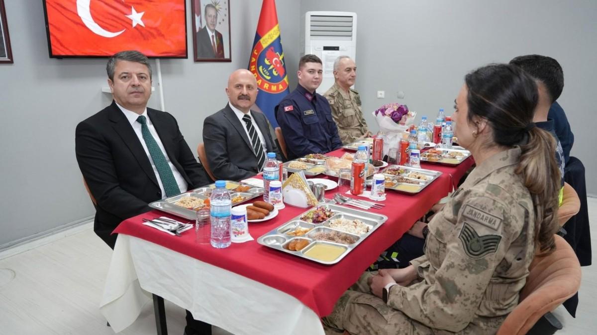 Adıyaman’da Jandarma Özel Harekat Taburu’nda iftar programı düzenlendi