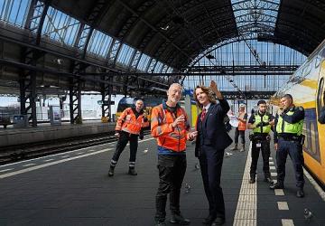 '7/24: Amsterdam Tren İstasyonu' 25 Mayıs Pazartesi 22.00'de National Geographic Ekranlarında Başlıyor!