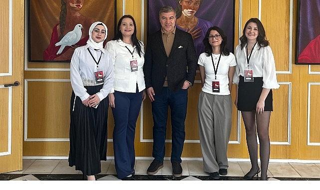 Barışın Kadınları Resim Sergisi İzmir'de Ziyarete Açıldı