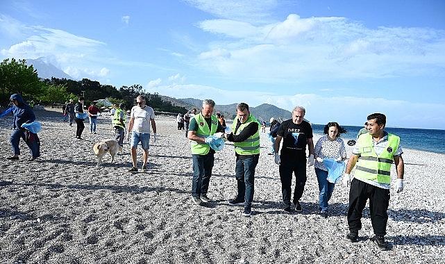 Çıralı'da sahil temizliği