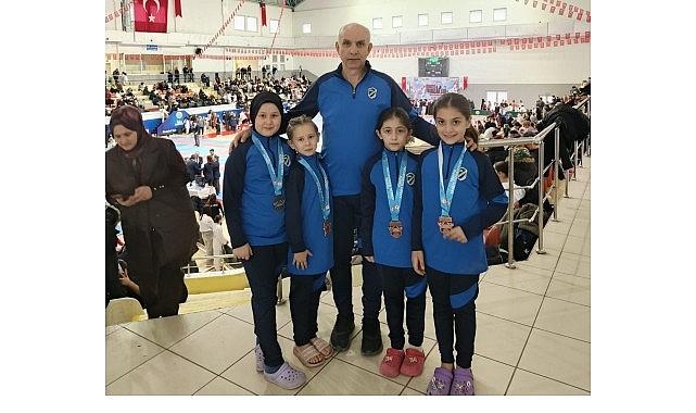 Kartepe'nin Karatecilerinden Madalya Yağmuru
