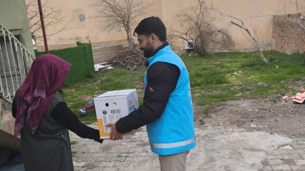 Kahta KYK öğrencilerinden ihtiyaç sahiplerine ramazan desteği