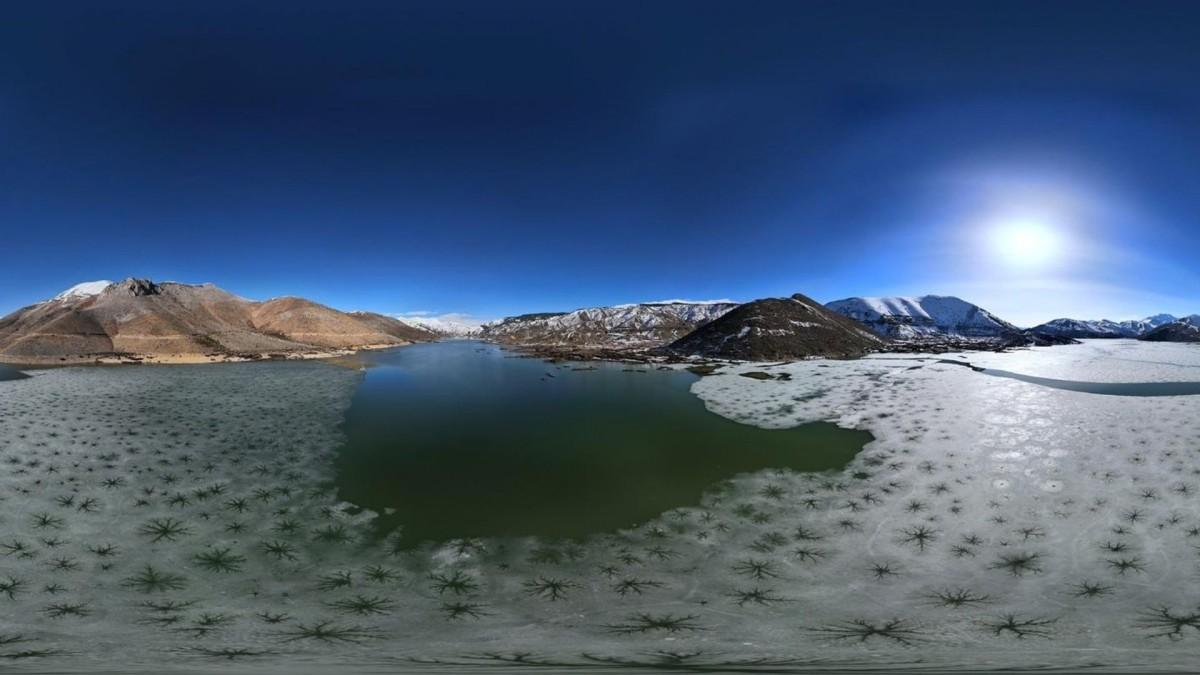 Çelikhan’da donan Çat Barajı Gölü’nde ‘aneiforma’ oluştu - Videolu Haber