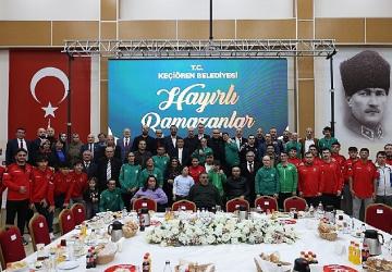 Başkan Özarslan, özel gereksinimli bireyler ve sporcularla iftarda buluştu