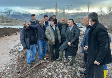 Çelikhan Kaymakamı Pelvan’dan heyelan ve taşkın bölgelerinde inceleme