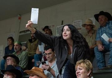 Netflix, Dan Levy İmzalı ve Oyuncu Kadrosunda Boran Kuzum'un da Yer Aldığı 'Big Mistakes'in Resmi Fragmanını Paylaştı