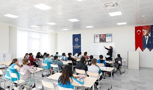 Başkan Çerçioğlu'ndan eğitime tam destek: Öğrenciler geleceğe Aydın Büyükşehir Belediyesi ile hazırlanıyor