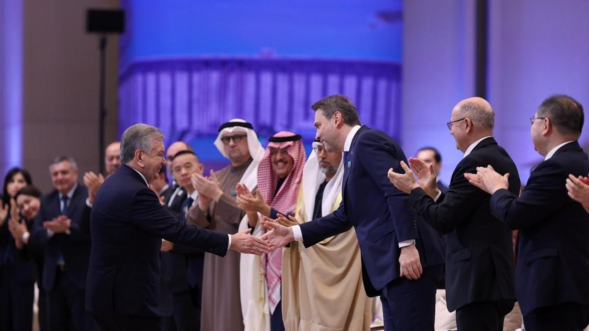 Bakan Bayraktar’dan enerji dönüşümü ve yatırım mesajı