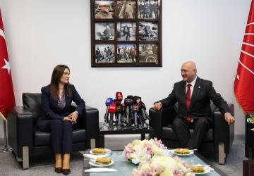 AK Parti yıllar sonra CHP ile bayramlaştı: Heyete Resul Kurt başkanlık etti