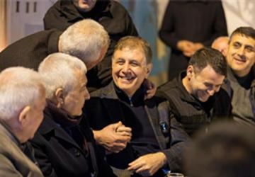 Başkan Tugay Kemalpaşalılarla sahur sofrasında buluştu
