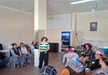 Kadın sağlığı seminerleri İzmir genelinde yaygınlaşıyor