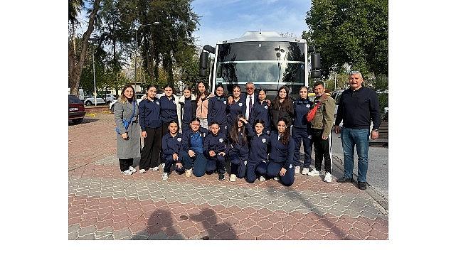 Başkan Topaloğlu'ndan voleybolculara moral desteği
