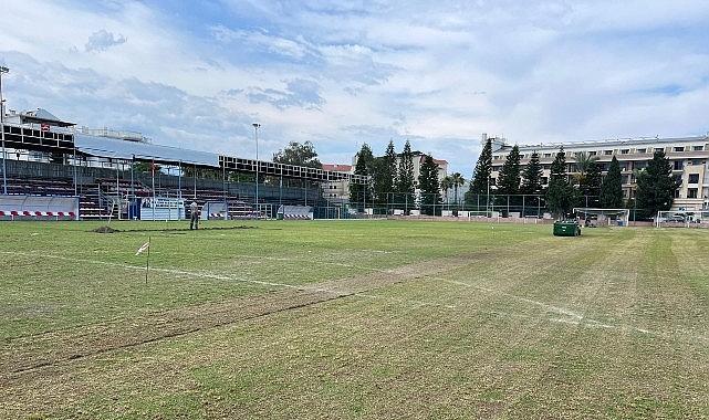 İlçe stadı zemininde bakım çalışmaları