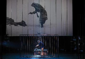 'Anne Kafamda Bit Var' oyunu dünya prömiyerini yaptı