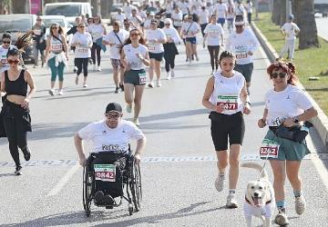 Karşıyaka tek yürek oldu, Zübeyde Anne'ye koştu!