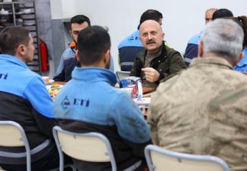 Vali Osman Varol, maden işçileriyle iftarda buluştu