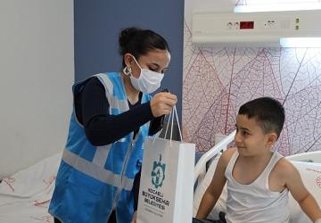 İyilik Kılavuzu'nda gönülleri ısıtan hastane ziyareti