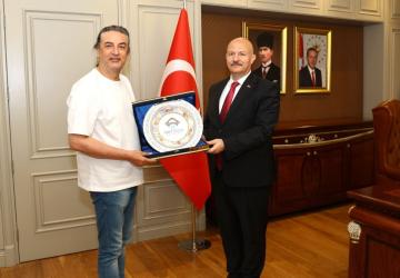 Sanatçı Çelik’ten Adıyaman’da bayram dayanışması - Videolu Haber