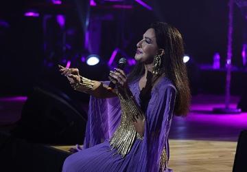 Başkan Çerçioğlu 8 Mart Dünya Kadınlar Günü'nde vatandaşları sevilen sanatçı Nükhet Duru ile buluşturdu