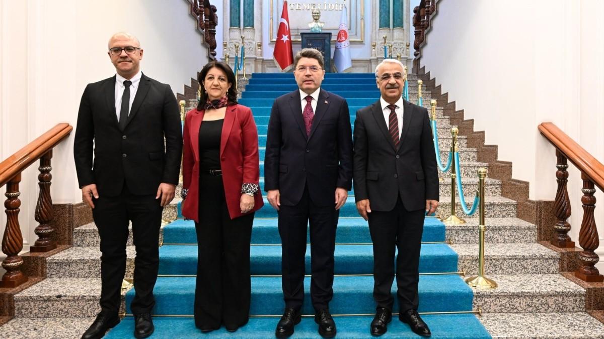 DEM Parti İmralı Heyeti, Adalet Bakanı Yılmaz Tunç ile bir araya geldi