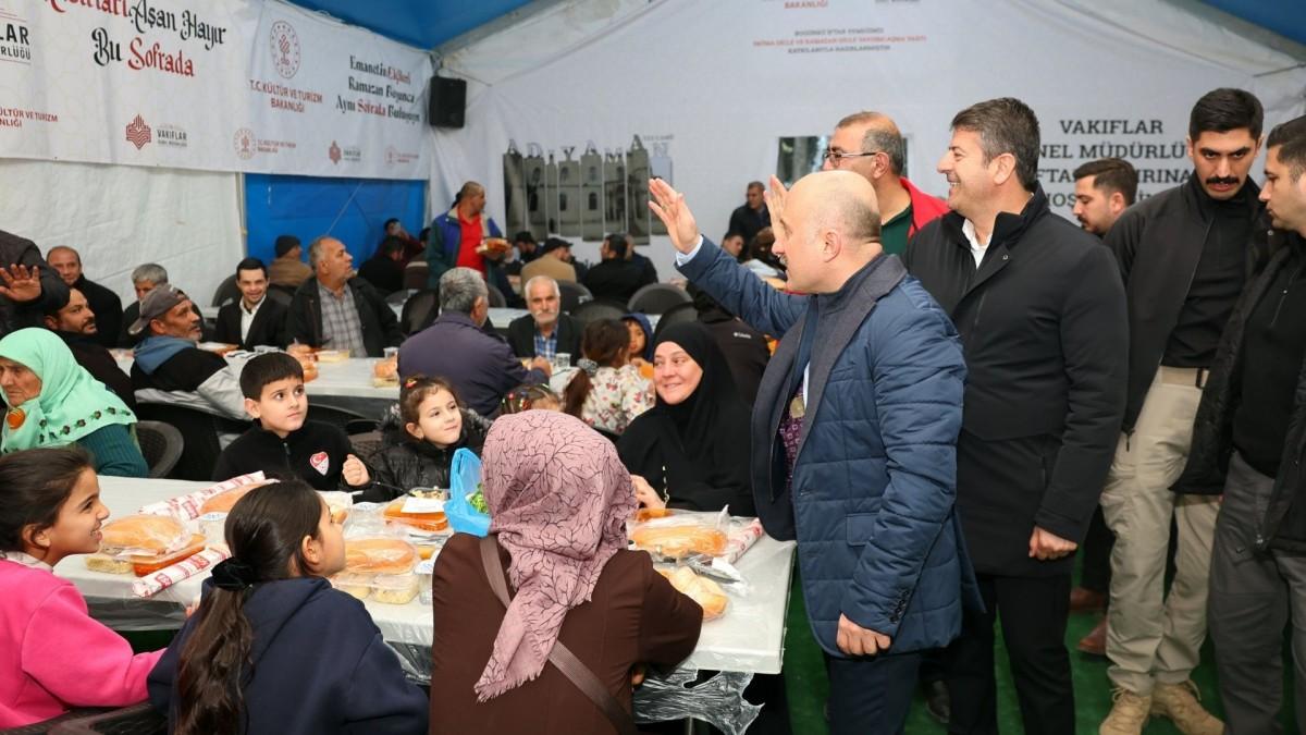 Vali Varol ve Başkan Tutdere Kap Cami’de vatandaşlarla iftar yaptı