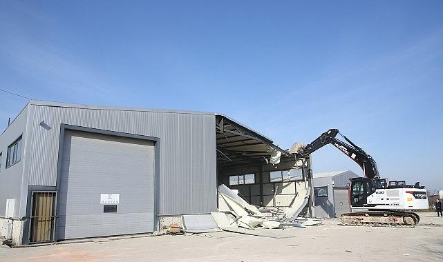 Nilüfer'de 4 kaçak bina yıkıldı