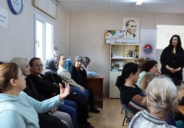 Maltepeli kadınlara dijital riskler ve korunma yolları anlatıldı