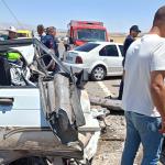 ADIYAMAN (PHA) - Adıyaman’ın Samsat ilçesinde, hafif ticari araç ile otomobilin kafa kafa çarpışmasıyla 3 kişi öldü, 2 kişi yaralandı.