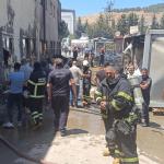 ADIYAMAN (PHA) - Fatma Didar YILDIRIM - Adıyaman Organize Sanayi Bölgesi'nde (OSB) sabah saatlerinde çıkan yangın, Adıyaman Belediyesi itfaiye ekiplerinin hızlı ve koordineli müdahalesiyle büyümeden kontrol altına alındı...