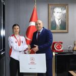ADIYAMAN (PERRE) - (Berfin GÜRBÜZ) - Adıyaman'ın Besni ilçesinden yetişen başarılı sporcu Berfin Polat, Malezya'da düzenlenecek 1.
