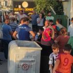ADIYAMAN (PHA) - Mustafa TEKİN - Adıyaman Altınşehir Mahallesi’nde bulunan K-1 Konteyner Kent yerleşkesinde su kesintileri nedeniyle barınan depremzedeler bugün protesto eylemi düzenledi.