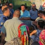 ADIYAMAN (PHA) - Mustafa TEKİN - Adıyaman Altınşehir Mahallesi’nde bulunan K-1 Konteyner Kent yerleşkesinde su kesintileri nedeniyle barınan depremzedeler bugün protesto eylemi düzenledi.