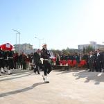 ADIYAMAN (PERRE) - Adıyaman'da geçtiğimiz Cuma günü meydana gelen trafik kazasında ağır yaralanan ve kaldırıldığı hastanede yaşamını yitiren Polis Memuru Cengiz Askar (38), düzenlenen törenle memleketi İstanbul'a uğurlan...