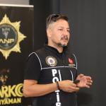 ADIYAMAN (PHA) - Adıyaman İl Emniyet Müdürlüğü tarafından yürütülen “En İyi Narkotik Polisi: Anne” projesi kapsamında, Adıyaman İl Sağlık Müdürlüğü’nde bilgilendirme toplantısı düzenlendi.