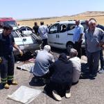 ADIYAMAN (PHA) - Mustafa TEKİN - Adıyaman’ın Samsat ilçesinde otomobil ile hafif ticari aracın çarpışması sonucu meydana gelen kazada hayatını kaybedenlerin sayısı 4’e yükseldi.