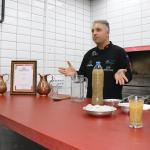 ŞANLIURFA (PERRE) - Şeriban ÖZÇAKMAK - Haliliye Belediye Başkanı Mehmet Canpolat, Şanlıurfa'ya özgü koruk suyunun "Asma Ekşisi" adıyla Türk Patent ve Marka Kurumu tarafından tescillenerek resmen marka haline geldiğini du...