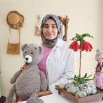 ADIYAMAN (PHA) - Fatma Didar YILDIRIM - Adıyaman Belediyesi bünyesinde faaliyet gösteren Fatih Kadın ve Gençlik Merkezi’nde (ADIMEK) eğitim alan Medine Küçükkaya ve Fatma Değirmenci, kursiyer olarak başladıkları serüveni...